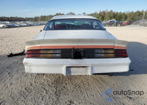 1981 Chevrolet Camaro из США, поврежденный, VIN 1G1AP87H8BL120939